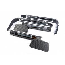Пластиковые накладки на пороги с подсветкой (черные) для Toyota Land Cruiser 200 2007-2021 гг