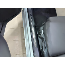 Накладки на внутренние пороги нержавейка OmsaLine (4 шт) для Volkswagen Passat B8 2015-2023 гг