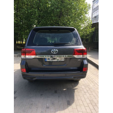 Задняя накладка на бампер 2016-2025 (Executive 2016) Черный для Toyota Land Cruiser 200