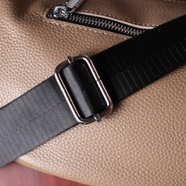 Сумка для женщин из натуральной кожи через плечо с необычным бегунком брелком Vintage 22618 Бежевая