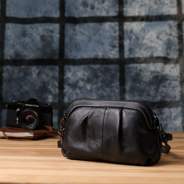 Женская сумка из мягкой натуральной кожи с акцентом на драпировку Vintage 22896 Черный