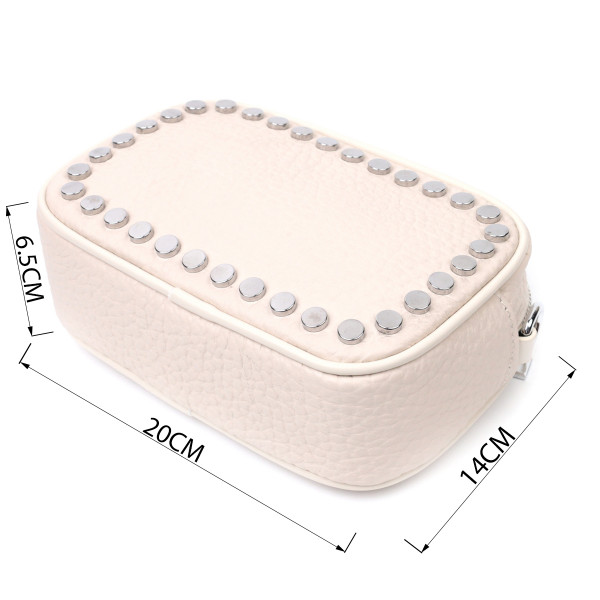 Кожаная сумка декорированная металлическими кнопками Vintage 22334 Белая