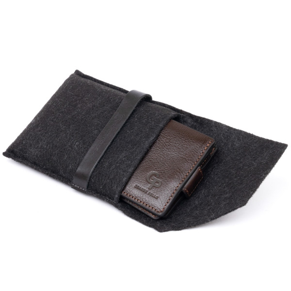 Портмоне горизонтальное Amico на магните на два отделения GRANDE PELLE 11321 Коричневое